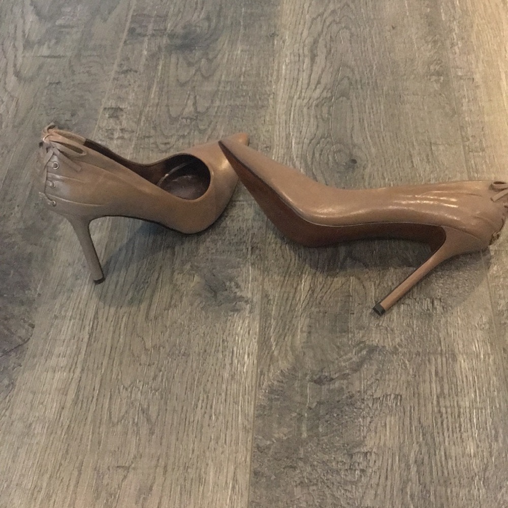 Shoes - Picture 3 of 4